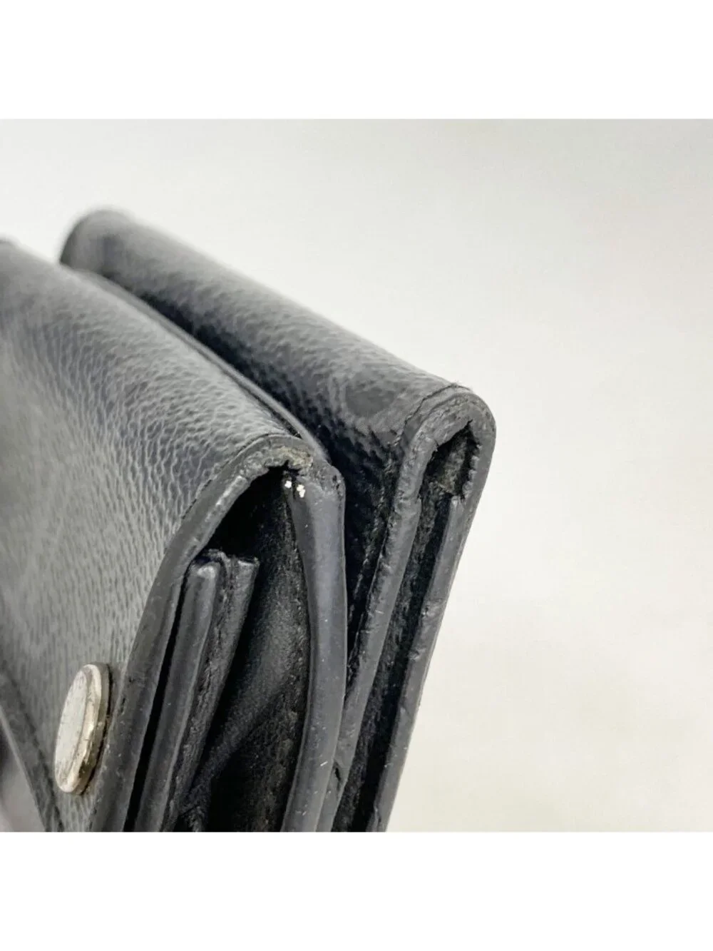 Louis Vuitton Trifold Wallet Monogram Eclipse Discovery Compact Black